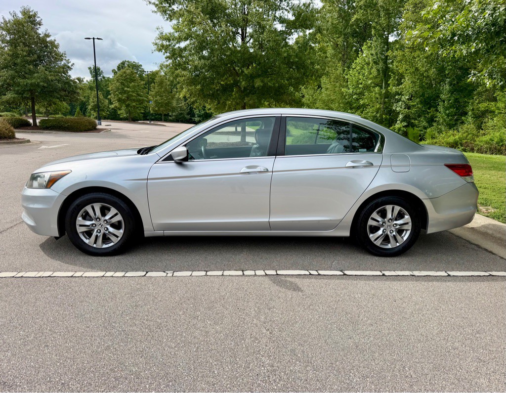 2012 Honda Accord Image 8