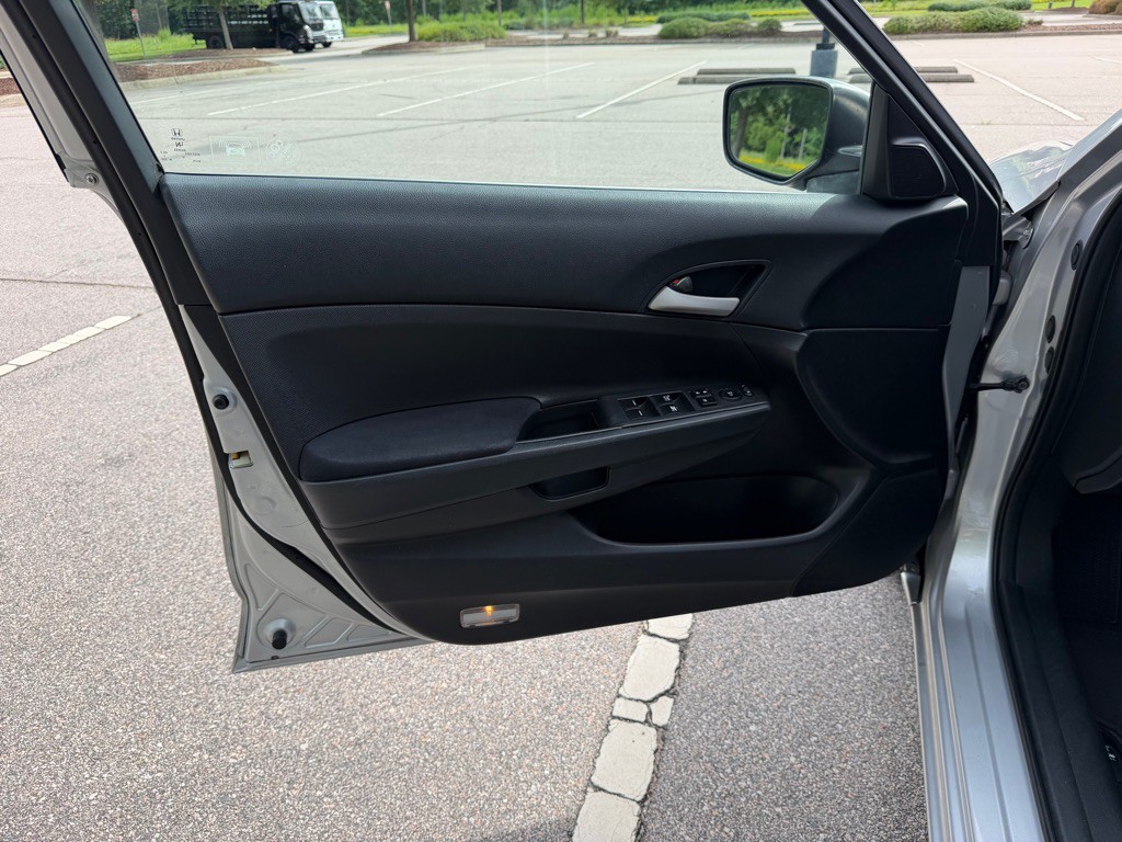 2012 Honda Accord Image 12