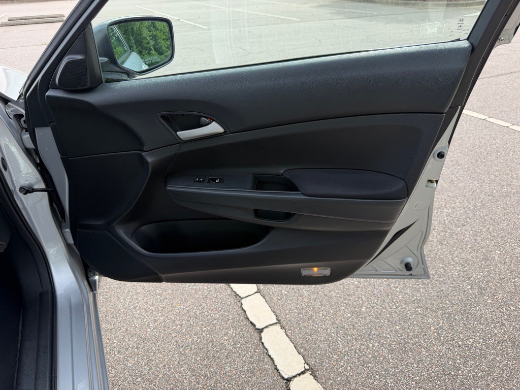 2012 Honda Accord Image 23