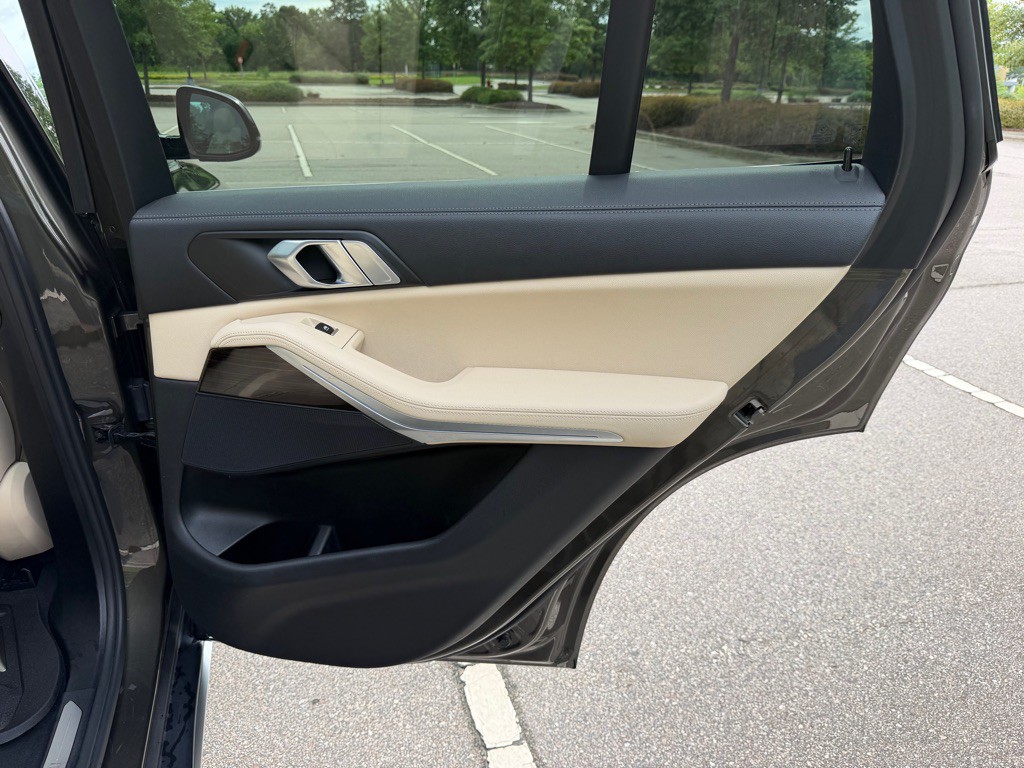 2020 BMW X5 Image 25