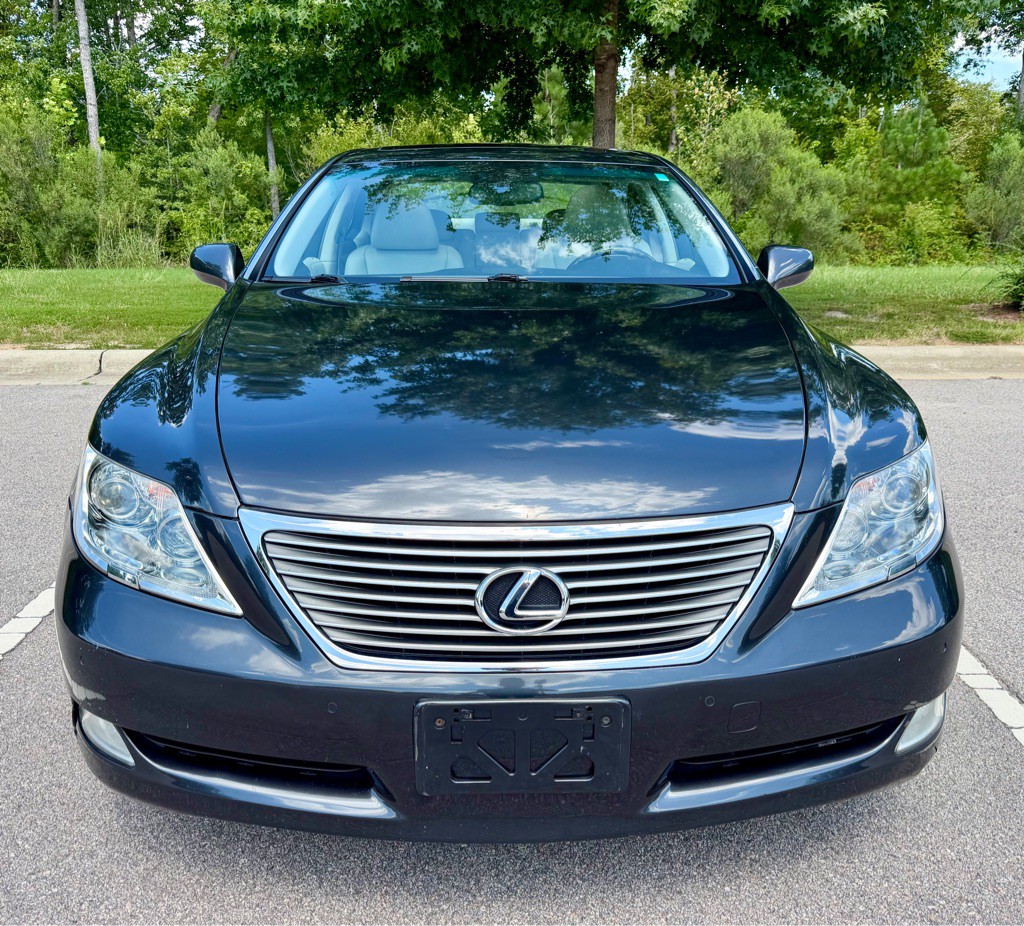 2008 Lexus LS Image 2