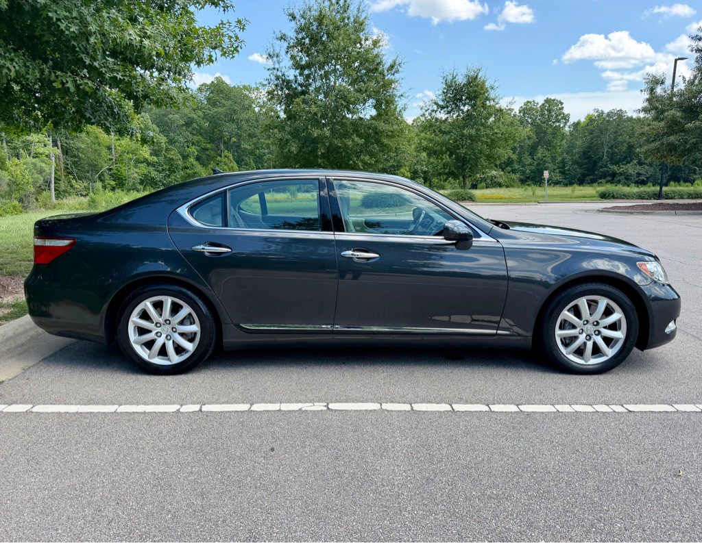 2008 Lexus LS Image 4