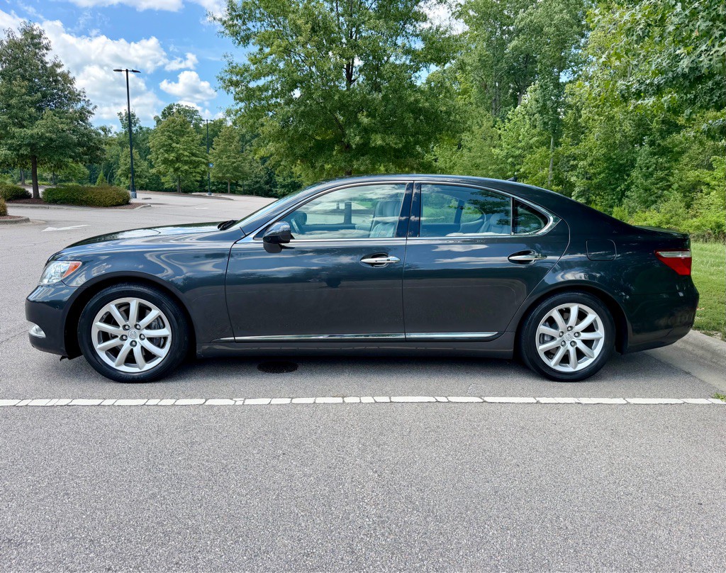 2008 Lexus LS Image 8