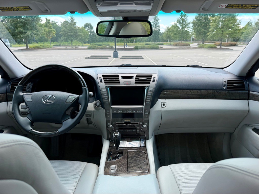 2008 Lexus LS Image 15