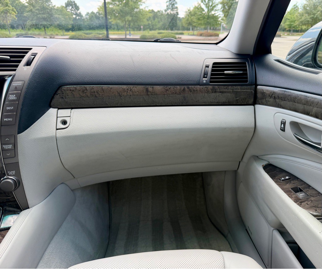 2008 Lexus LS Image 18