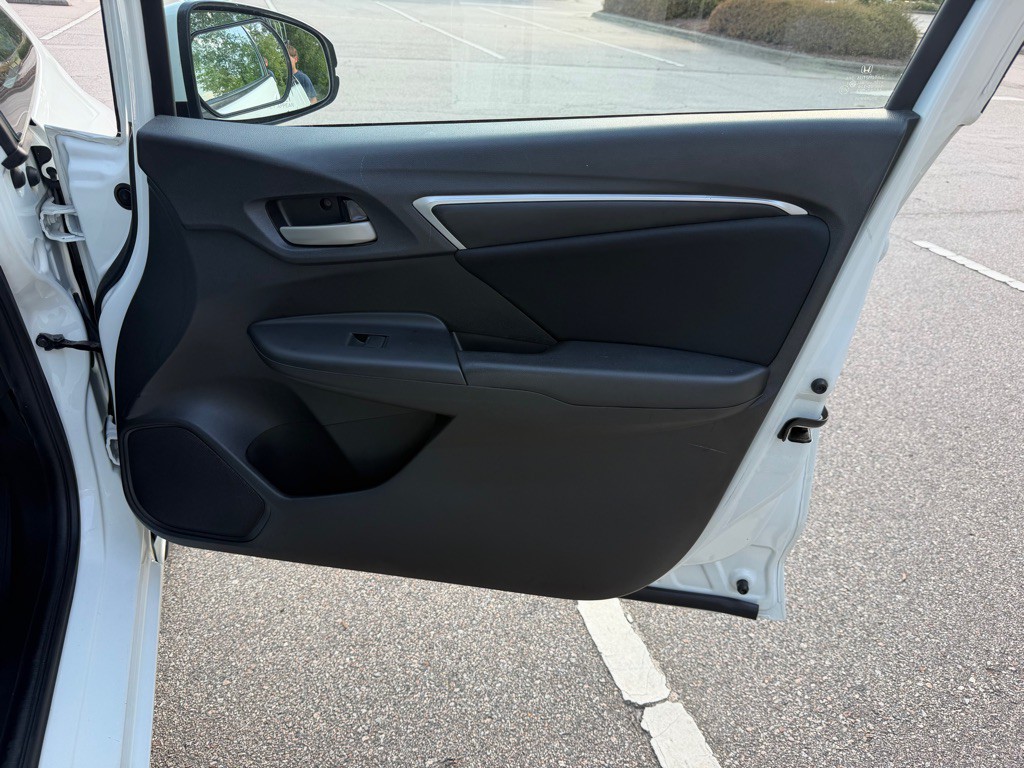 2016 Honda Fit Image 24