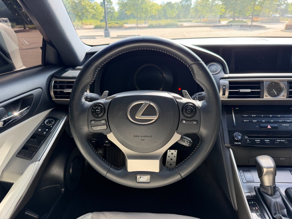 2014 Lexus IS Image 17