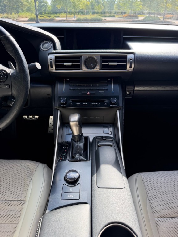 2014 Lexus IS Image 18