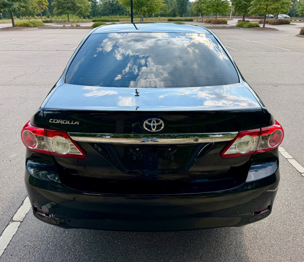 2013 Toyota Corolla Image 6