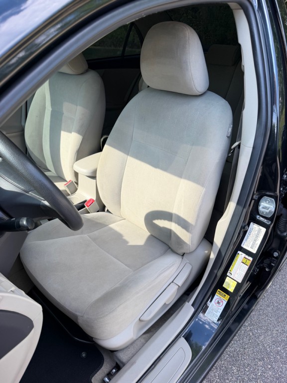 2013 Toyota Corolla Image 11