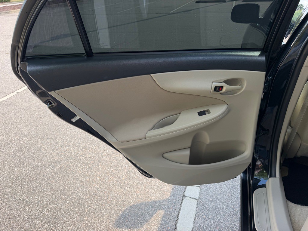 2013 Toyota Corolla Image 17
