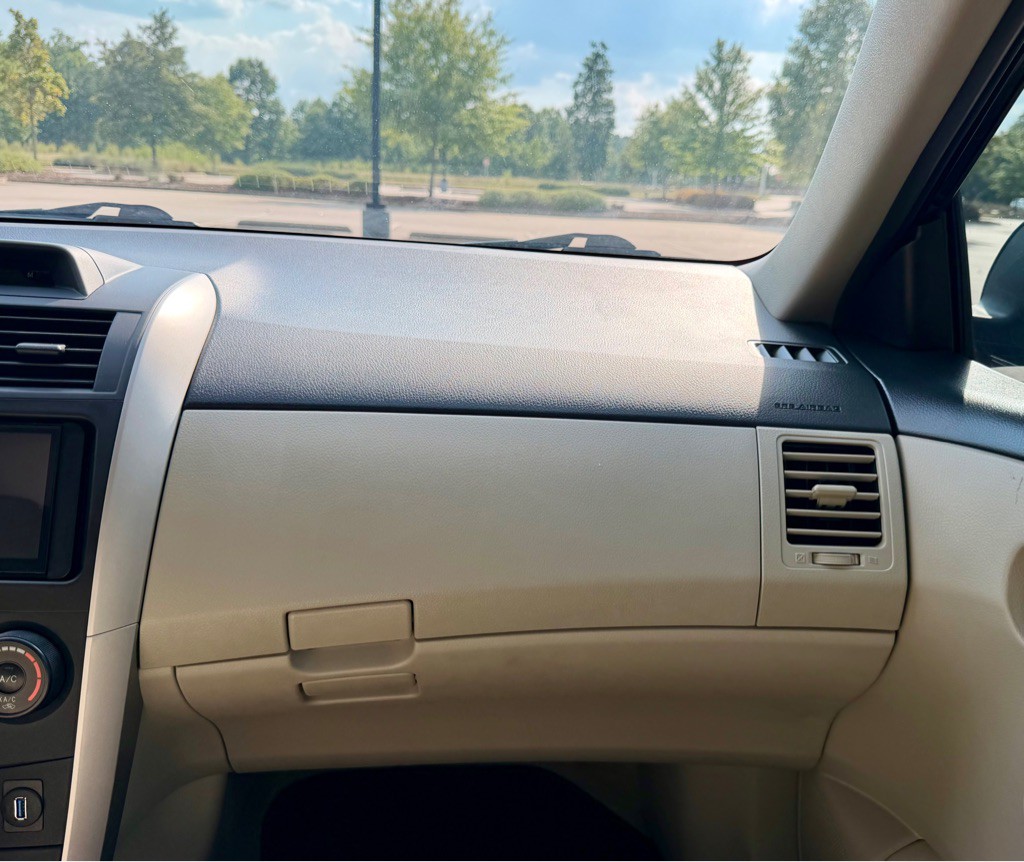 2013 Toyota Corolla Image 21