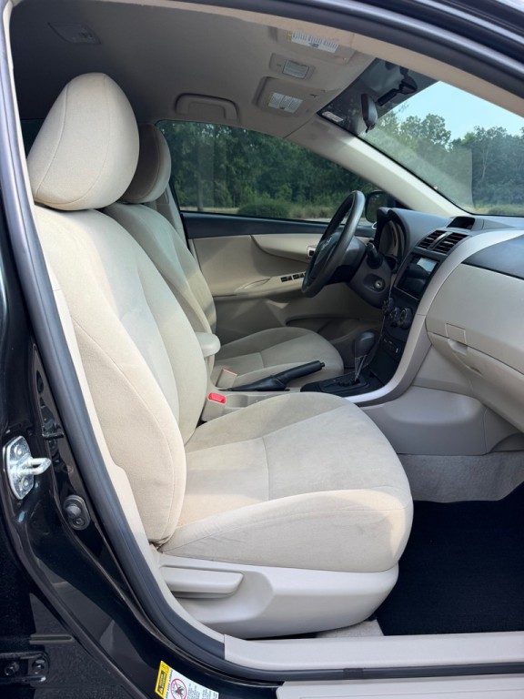 2013 Toyota Corolla Image 26