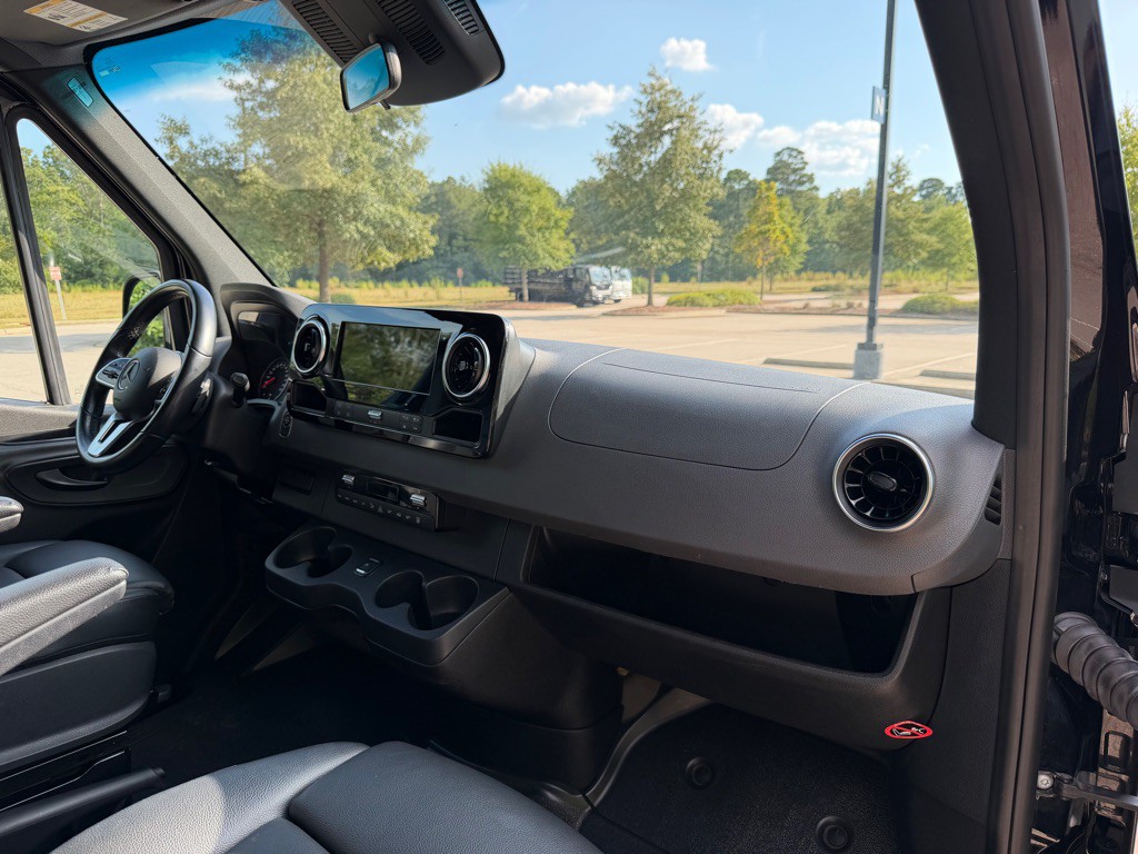 2022 Mercedes-Benz Sprinter Image 16