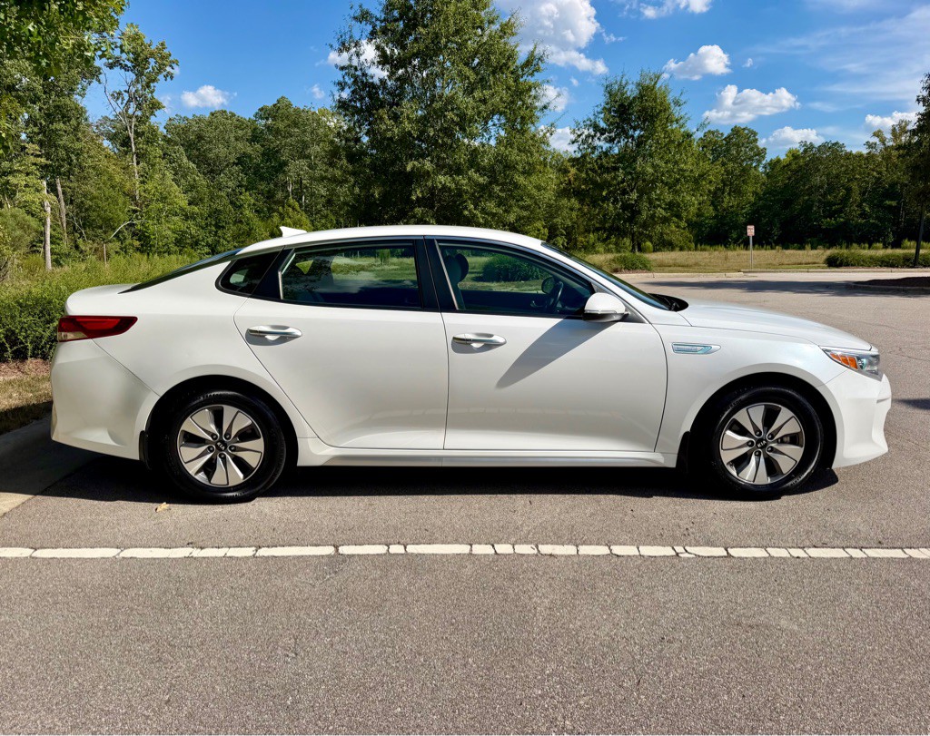 2017 Kia Optima Image 4