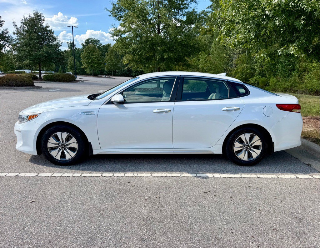 2017 Kia Optima Image 8