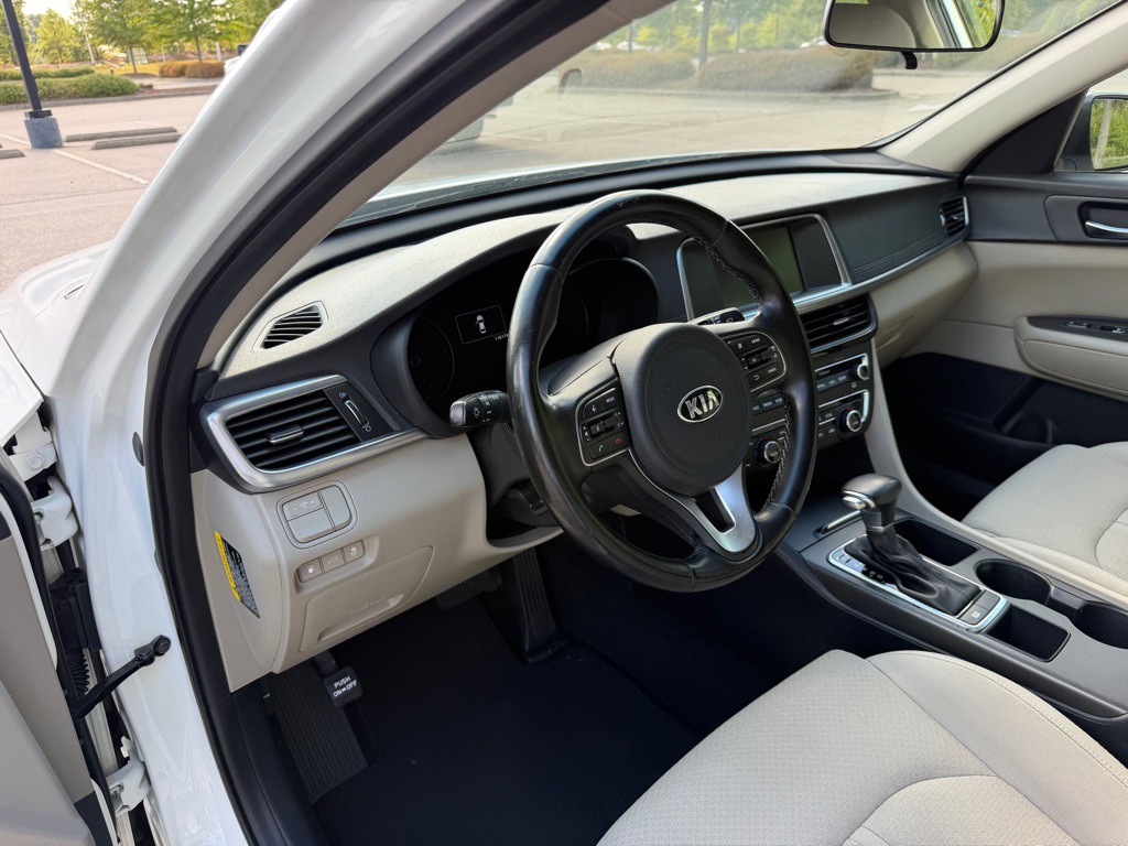 2017 Kia Optima Image 12
