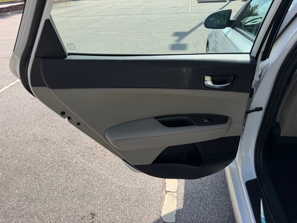 2017 Kia Optima Image 17