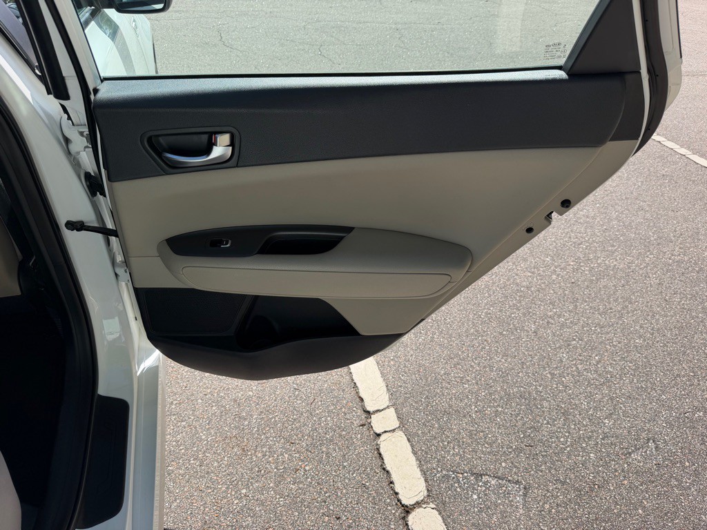 2017 Kia Optima Image 25