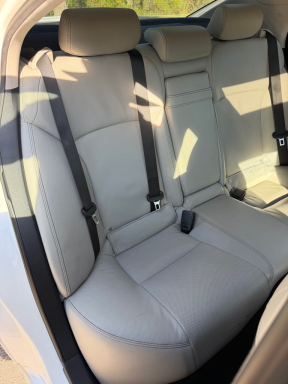 2011 Lexus IS Image 22