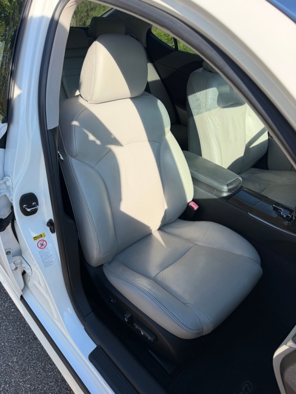 2011 Lexus IS Image 26