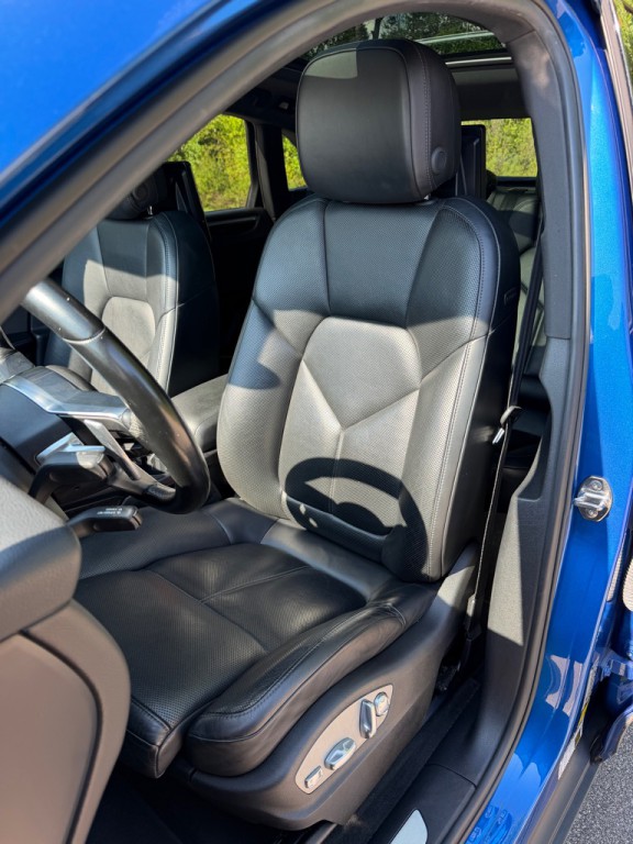 2017 Porsche Macan Image 11