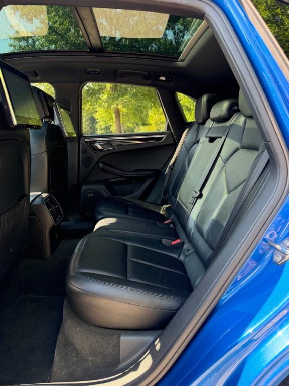 2017 Porsche Macan Image 14