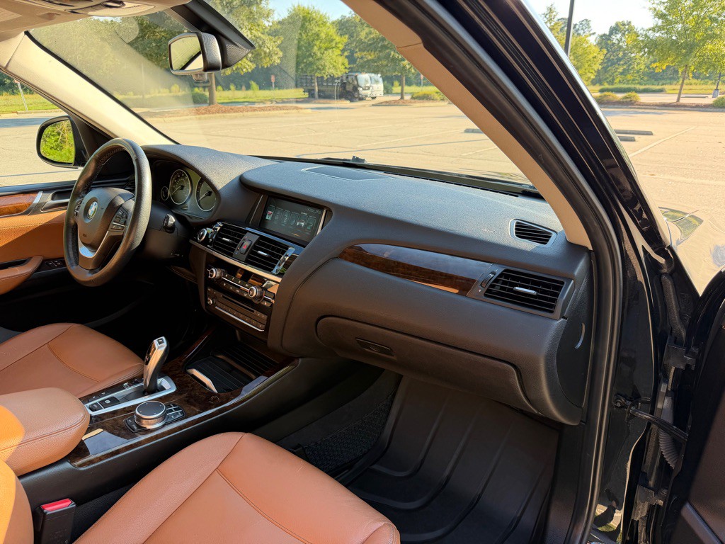 2017 BMW X3 Image 28