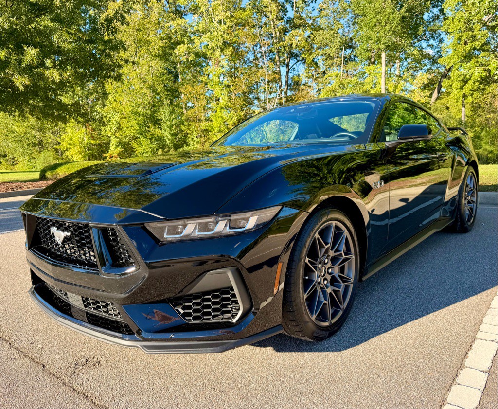 2025 Ford Mustang Image 1