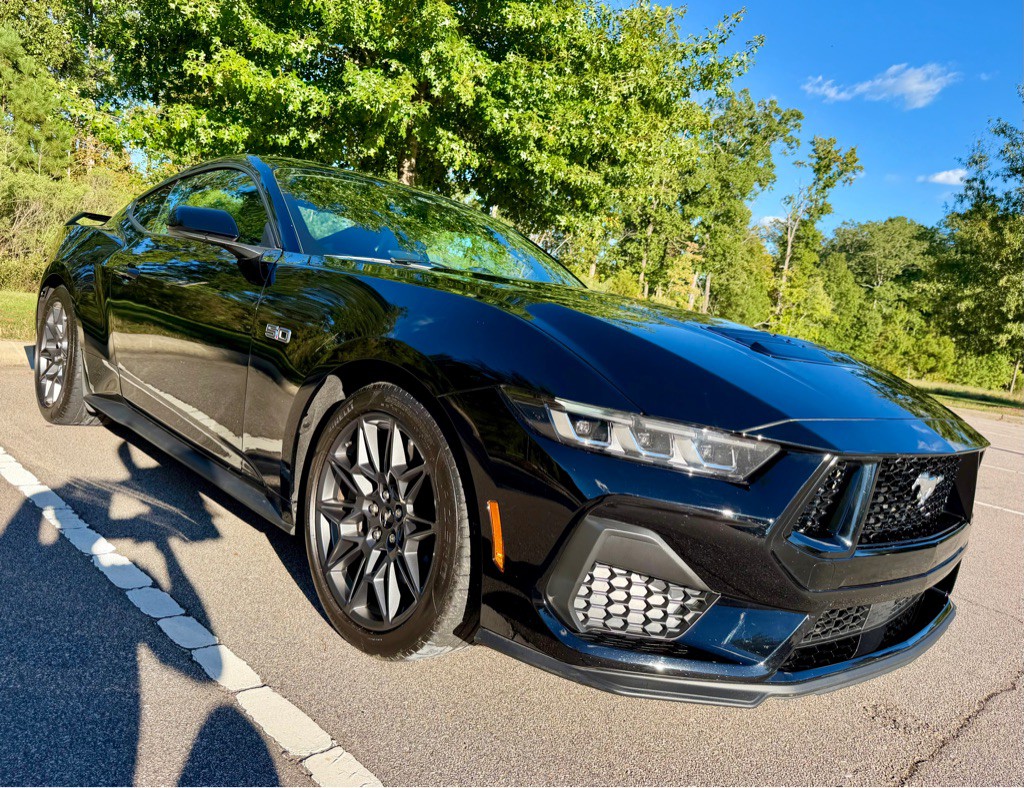 2025 Ford Mustang Image 3