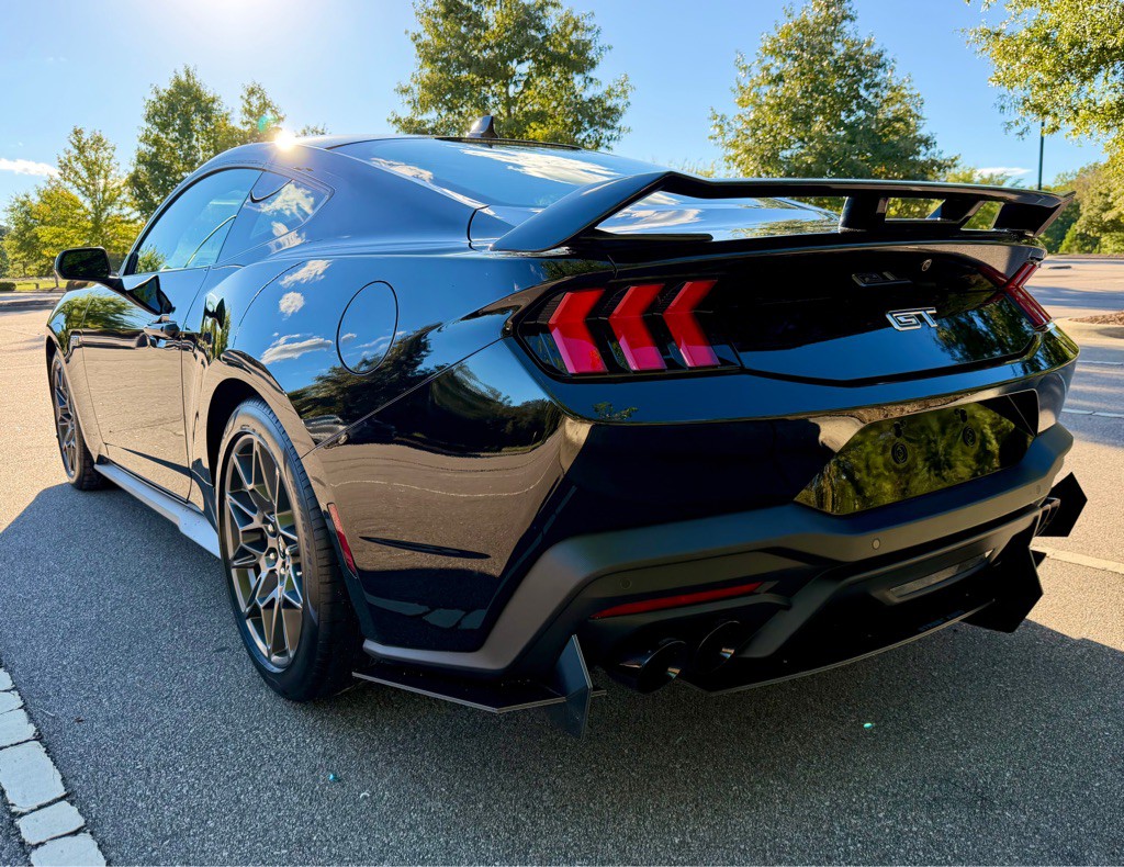 2025 Ford Mustang Image 7
