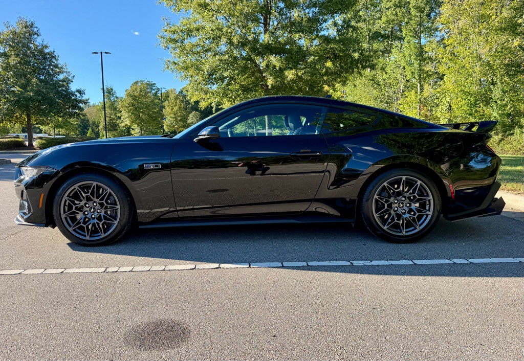 2025 Ford Mustang Image 8