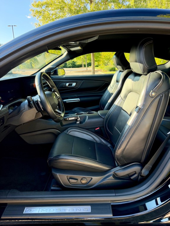 2025 Ford Mustang Image 10