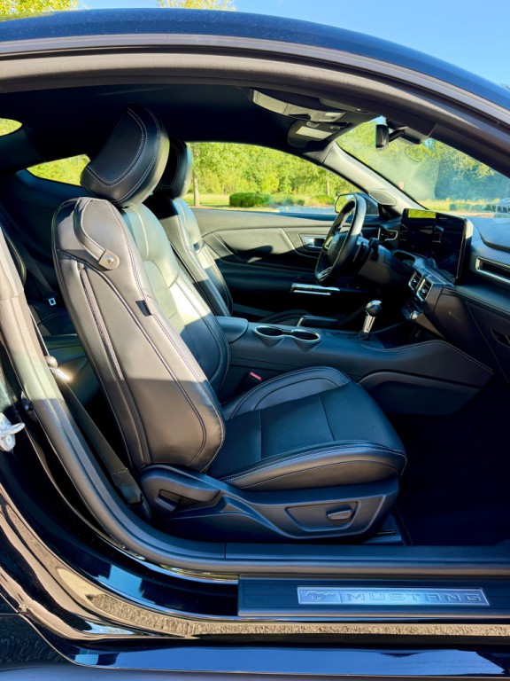 2025 Ford Mustang Image 15