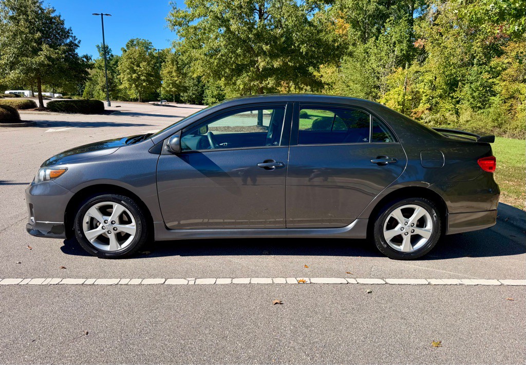 2013 Toyota Corolla Image 8