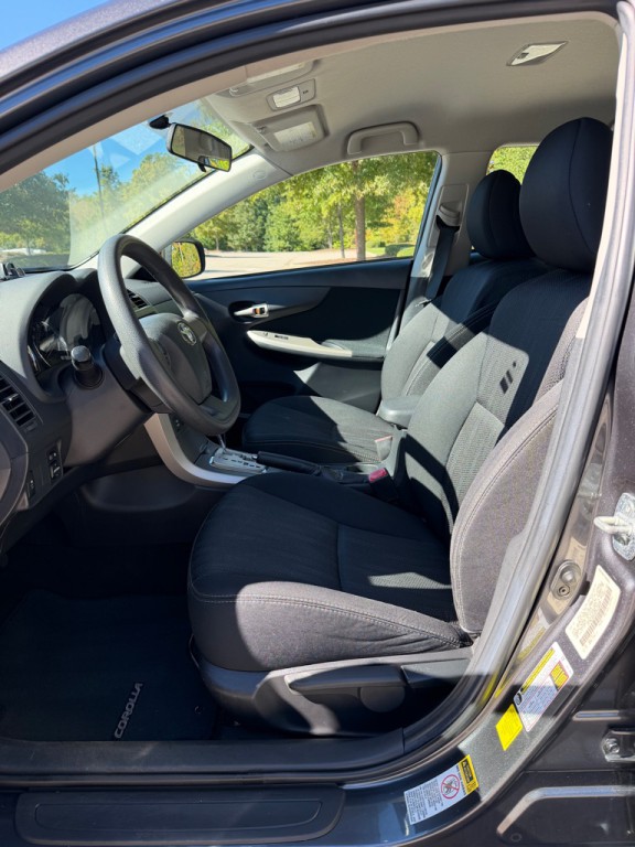 2013 Toyota Corolla Image 9