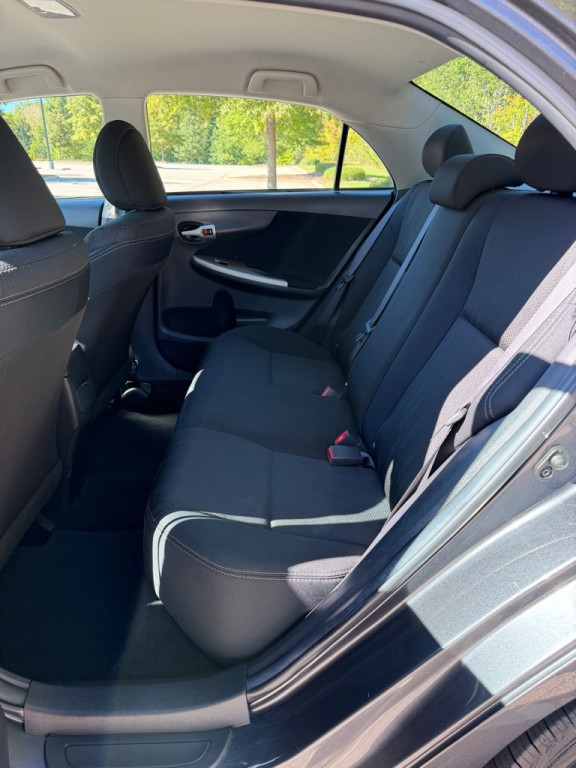 2013 Toyota Corolla Image 13