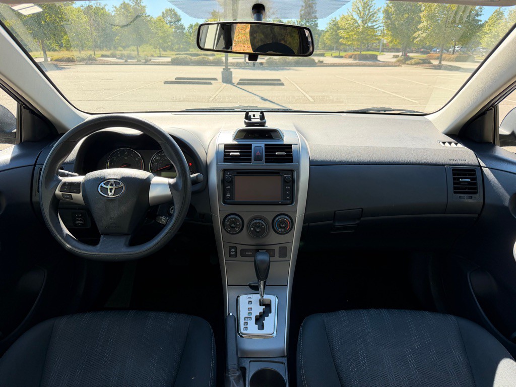 2013 Toyota Corolla Image 17