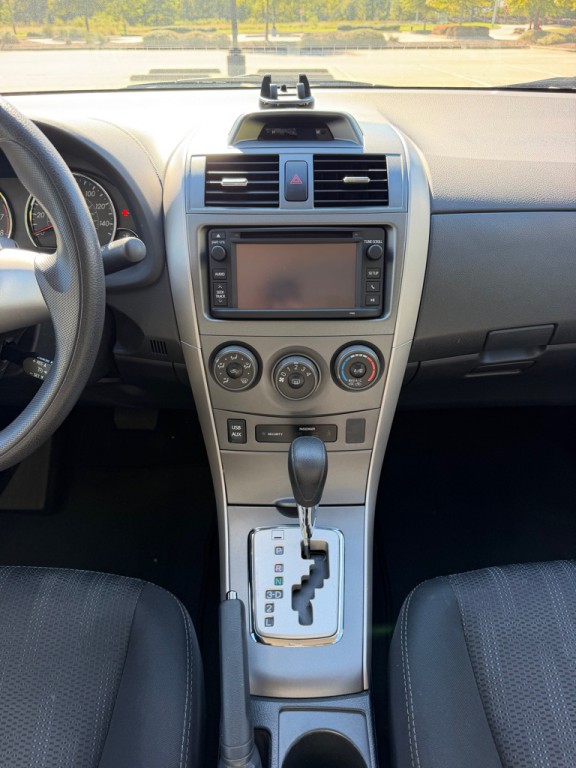 2013 Toyota Corolla Image 19