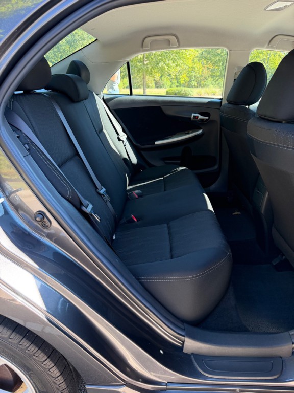 2013 Toyota Corolla Image 21