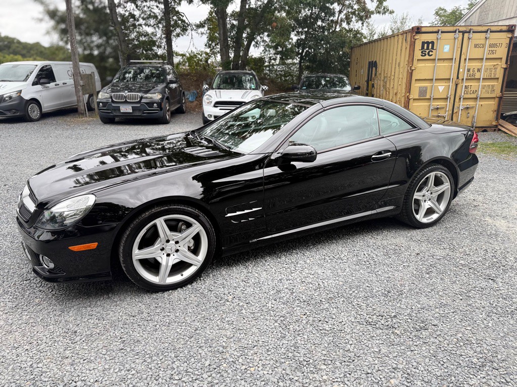 2011 Mercedes-Benz SL-Class Image 1