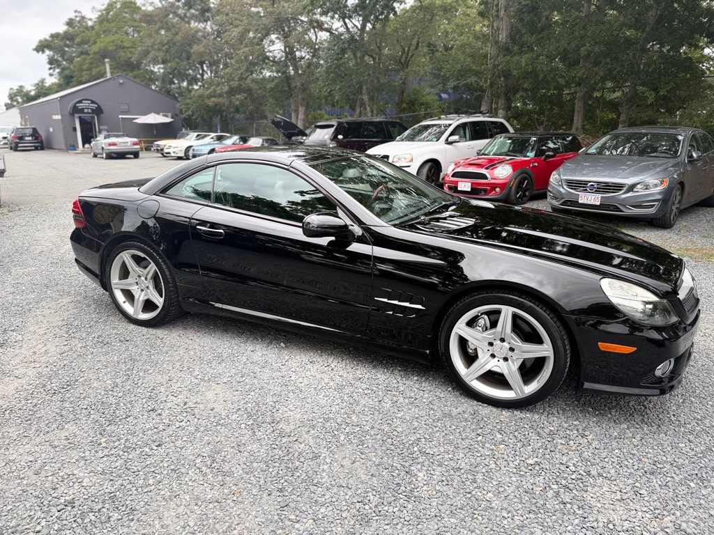 2011 Mercedes-Benz SL-Class Image 6