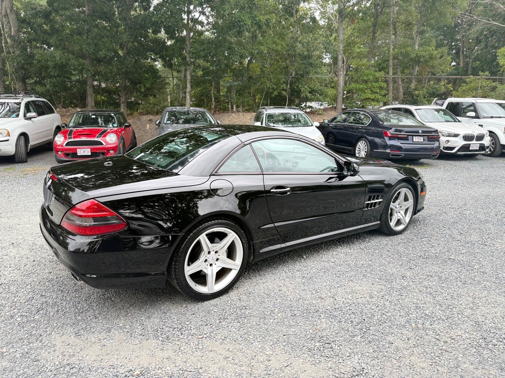 2011 Mercedes-Benz SL-Class Image 8