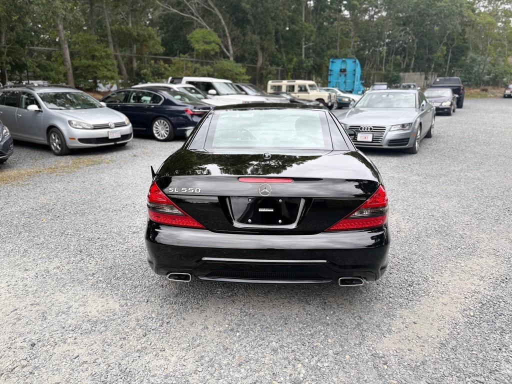 2011 Mercedes-Benz SL-Class Image 10