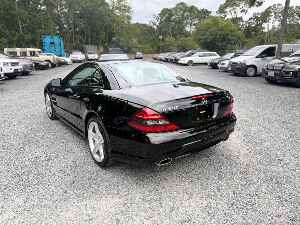 2011 Mercedes-Benz SL-Class Image 11