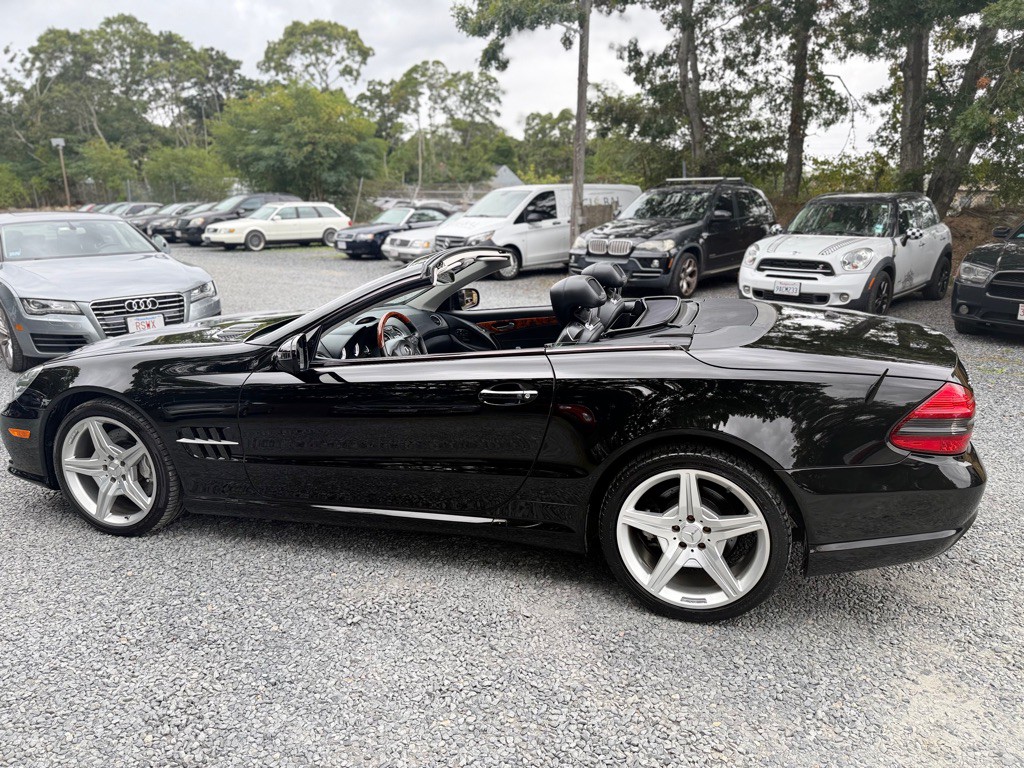 2011 Mercedes-Benz SL-Class Image 14