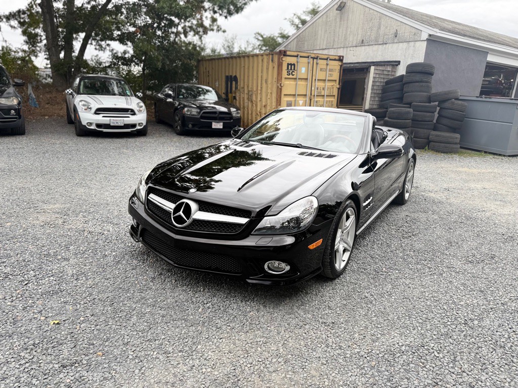 2011 Mercedes-Benz SL-Class Image 17