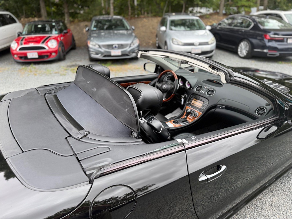 2011 Mercedes-Benz SL-Class Image 27