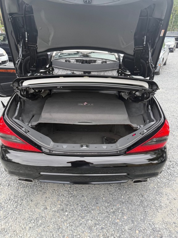 2011 Mercedes-Benz SL-Class Image 30