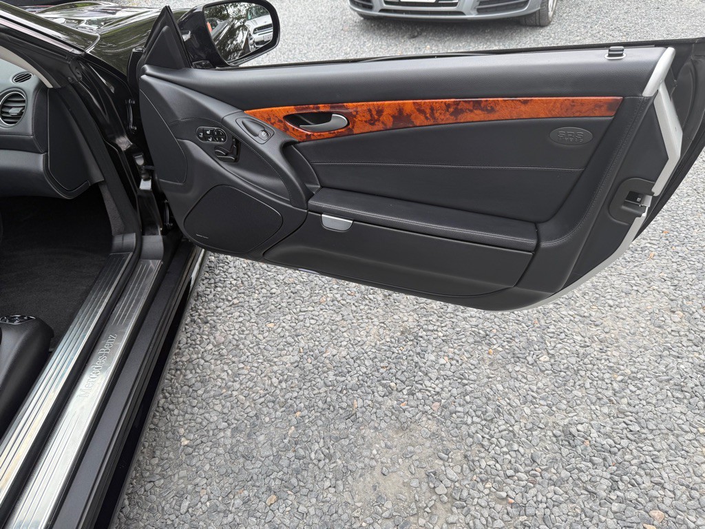 2011 Mercedes-Benz SL-Class Image 31